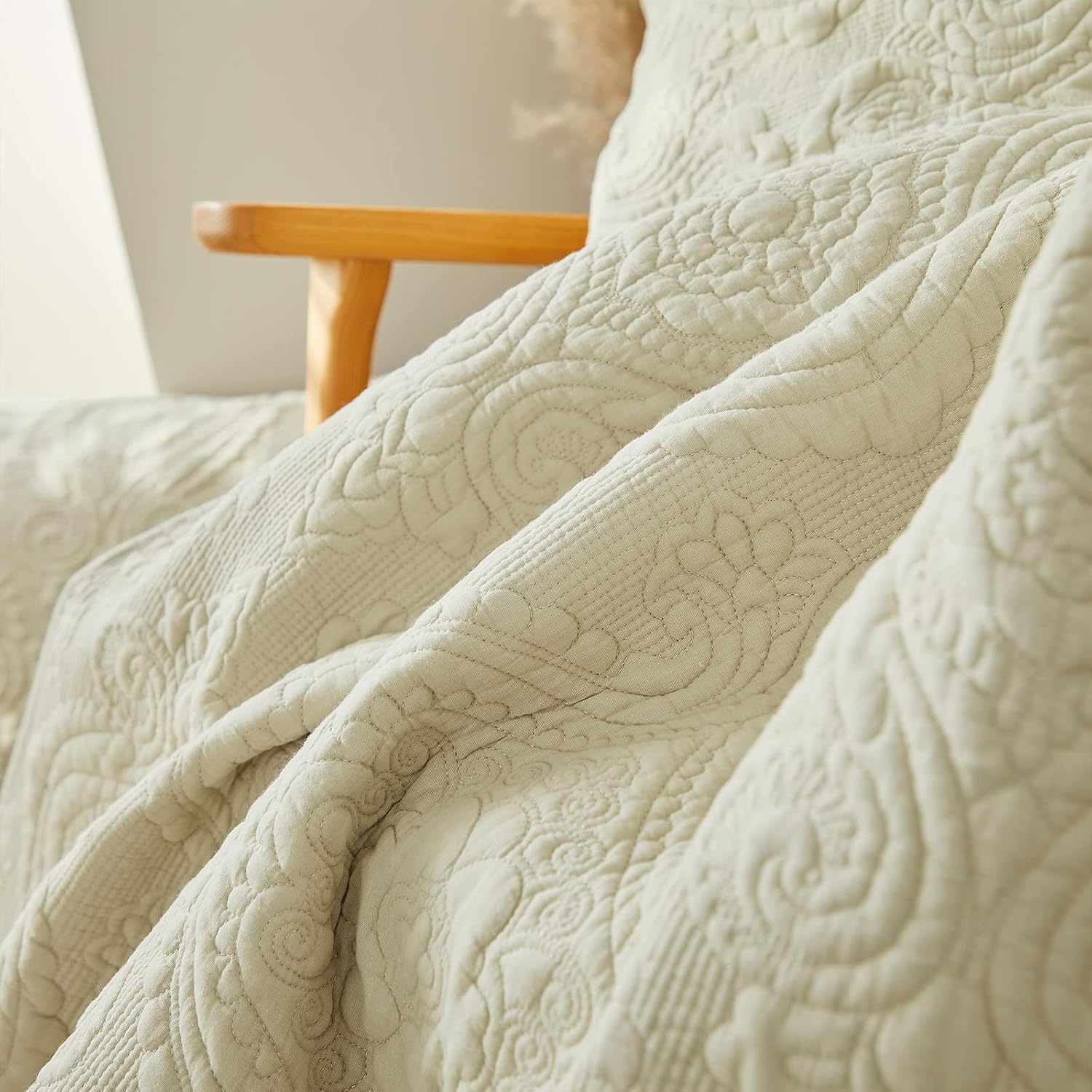 Beige Damask Cotton Quilted Throw Blanket